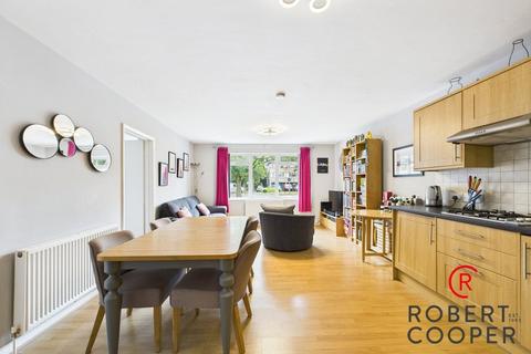 2 bedroom apartment for sale, Victoria Road, South Ruislip, HA4