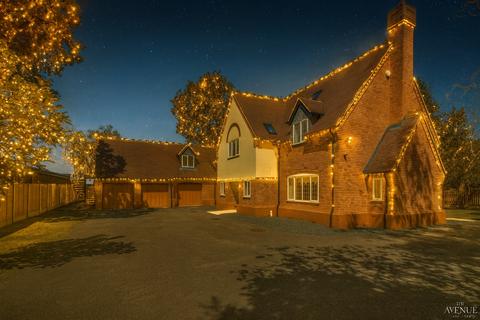 7 bedroom detached house for sale, 27A Woodlands Avenue, Walsall, WS5