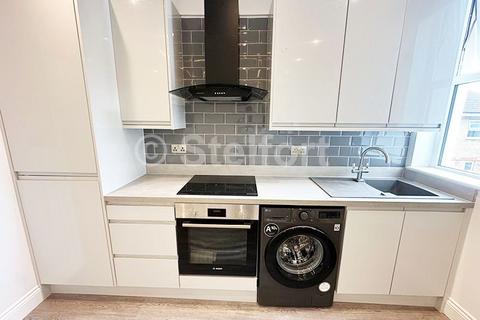 3 bedroom flat to rent, Hermit Road, London E16