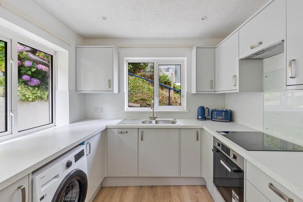 8 Kitchen Dartmouth, Ferndale, Wayside - 250730