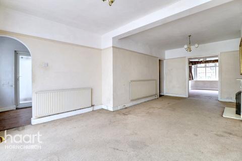 4 bedroom semi-detached house for sale, Albany Road, Hornchurch