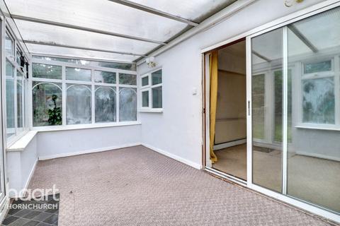 4 bedroom semi-detached house for sale, Albany Road, Hornchurch
