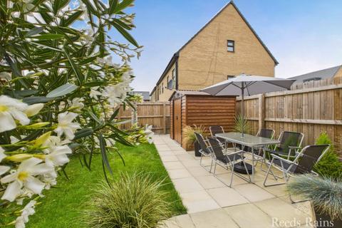 3 bedroom end of terrace house for sale, Imperial Way, East Yorkshire HU9