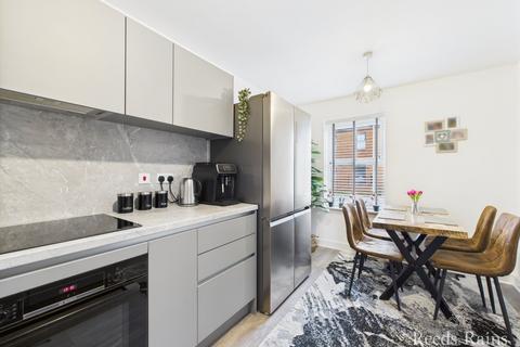 3 bedroom end of terrace house for sale, Imperial Way, East Yorkshire HU9