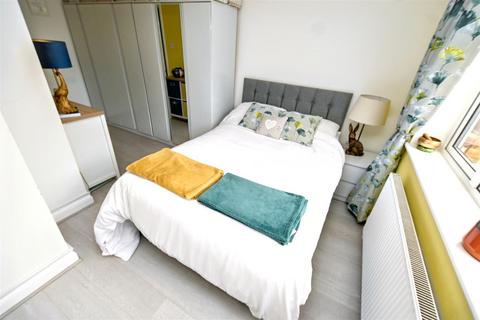 3 bedroom detached bungalow for sale, Metz Avenue, Canvey Island SS8
