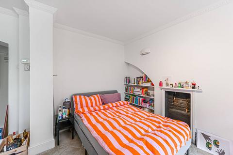 Studio for sale, Moreton St, SW1, Pimlico, London, SW1V