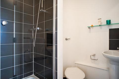 1 bedroom in a flat share to rent, Manresa Road, London SW3