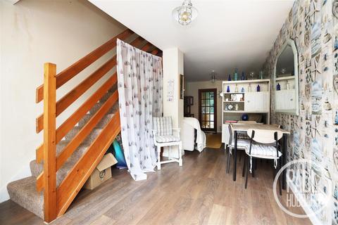 2 bedroom terraced house for sale, Morton Road, Lowestoft, NR33