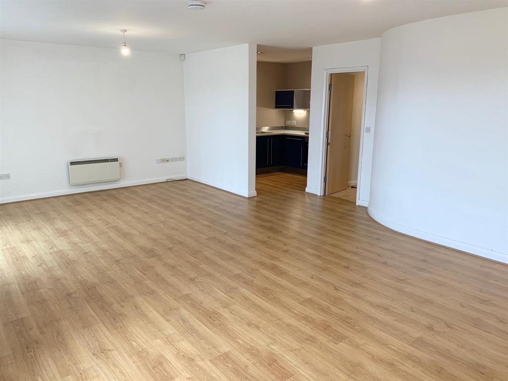 Lounge/Dining Area