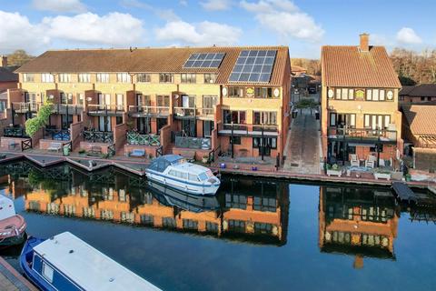 4 bedroom house for sale, Skeats Wharf, Milton Keynes MK15