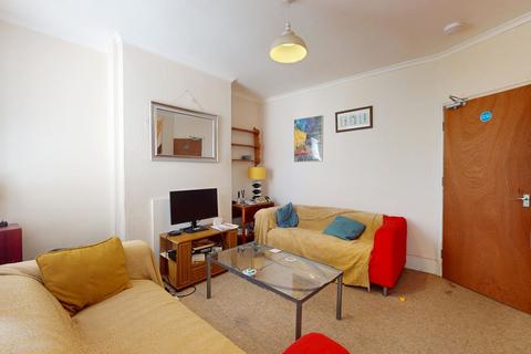 3 bedroom terraced house to rent, Alexandra Road, Oxford