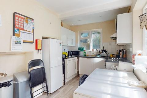 3 bedroom terraced house to rent, Alexandra Road, Oxford