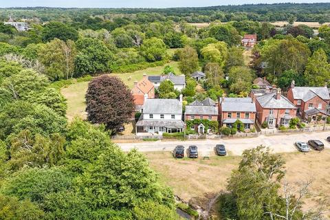 Riverbank Martins Road, Brockenhurst, SO42 7TP