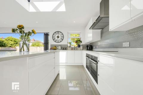 undefined, King George V Drive North, Cardiff