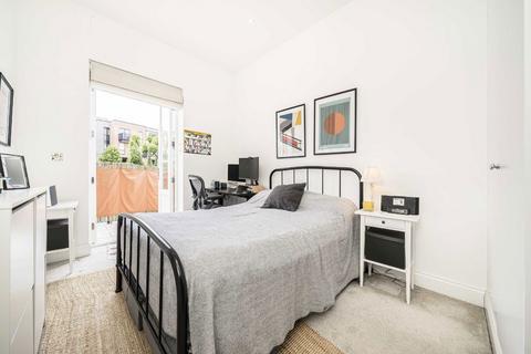 2 bedroom flat for sale, Knights Hill, London SE27
