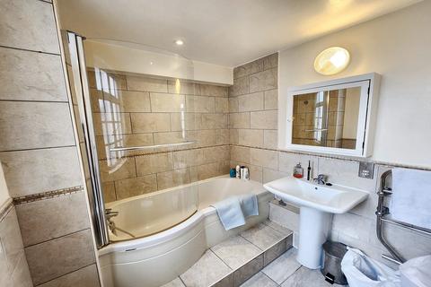 3 bedroom apartment to rent, Chiltern Court , Baker Street , Marylebone, London, NW1