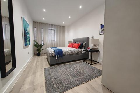 undefined, Peach Street, Wokingham