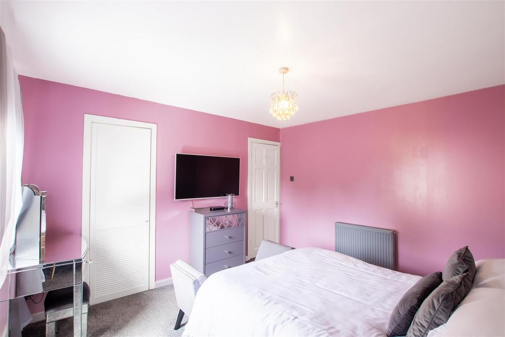 Main.bedroom.jpg