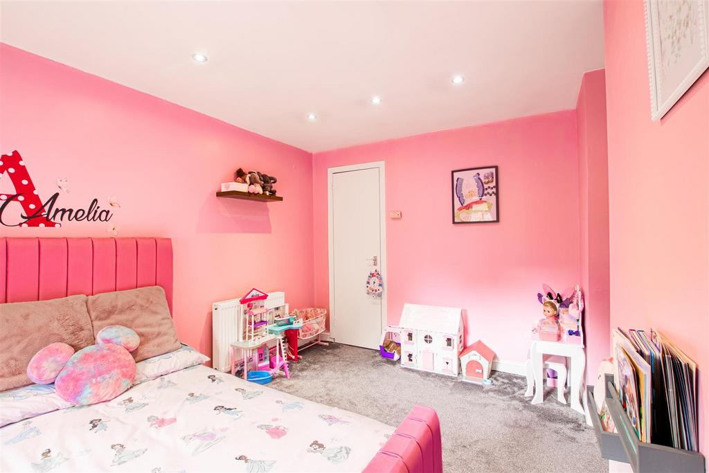 Second.bedroom.jpg