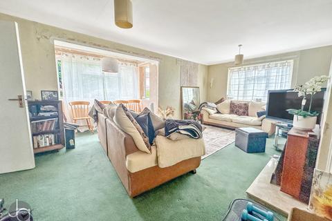 4 bedroom detached house for sale, Greystones Close, Colchester