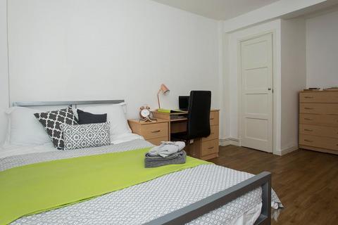 1 bedroom in a flat share to rent, Lower Road, London SE16