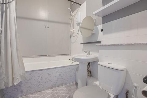80 Beach Boulevard, Aberdeen, AB24 5EJ
