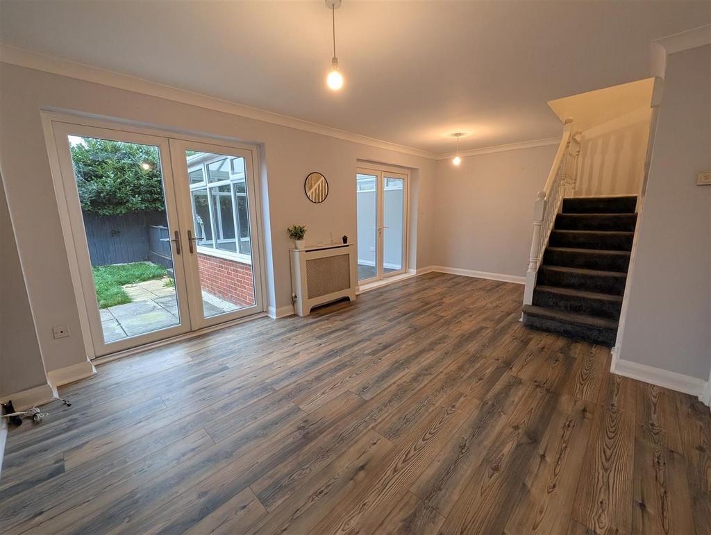 Lounge/dining room