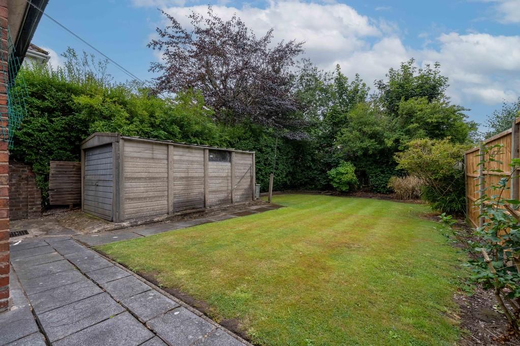 2 Knowsley Road, CH2 3 RL-13
