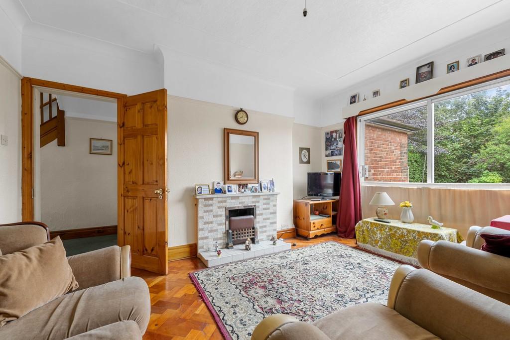 2 Knowsley Road, CH2 3 RL-3