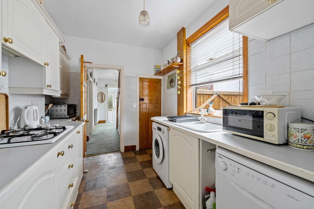 2 Knowsley Road, CH2 3 RL-11