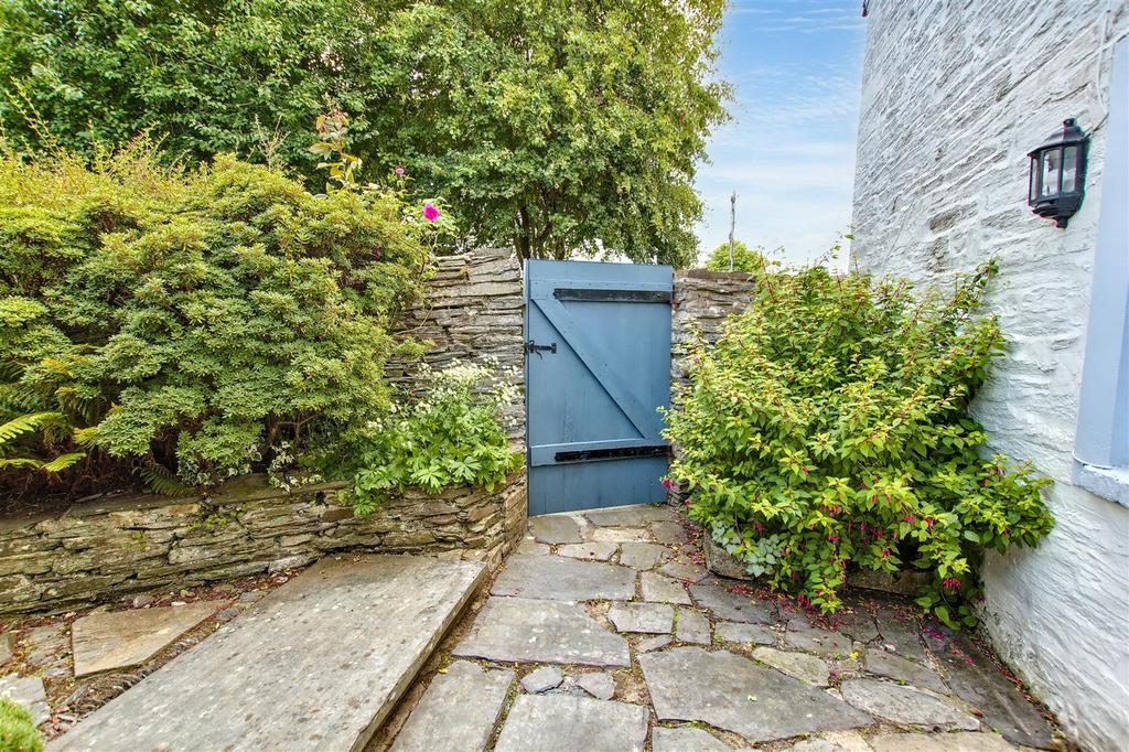 Side garden