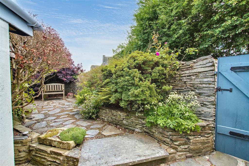 Side garden