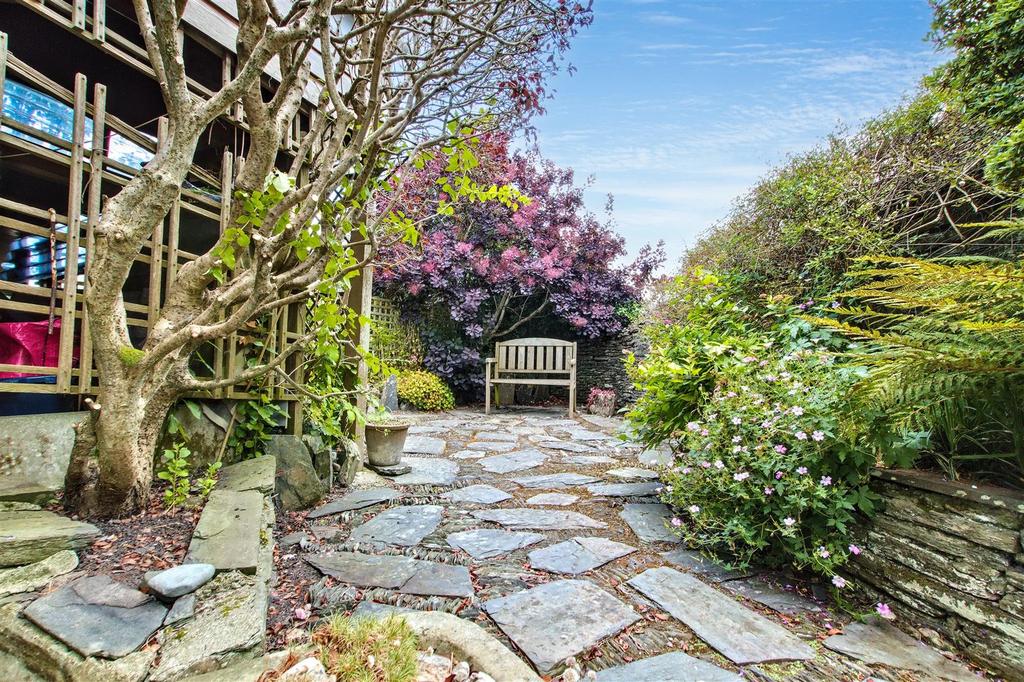 Side garden