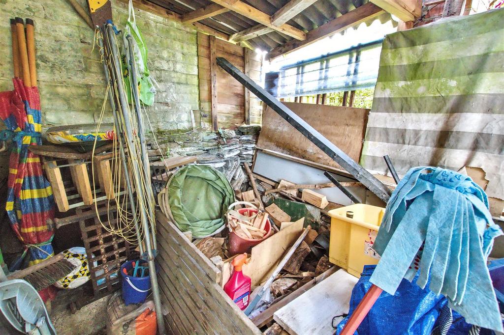 Woodstore leanto