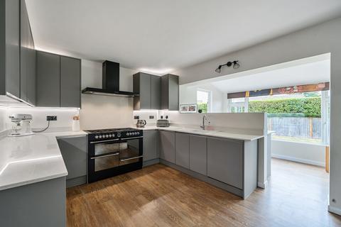 4 bedroom detached house for sale, Taylors Lane, Hampshire GU35
