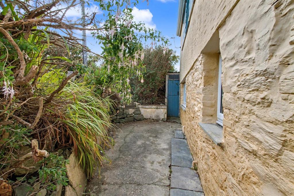 Rear courtyard