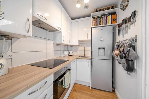 1 bedroom flat for sale, Leinster Square, London, W2