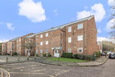 2 bedroom flat for sale, Silk Close, Lee, London, SE12