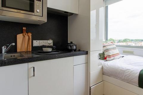 Studio to rent, Manresa Road, London SW3