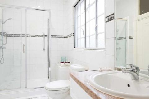 5 bedroom flat to rent, Strathmore Court Park Road Regents Park NW8