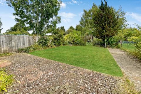 2 bedroom semi-detached bungalow for sale, Mixes Hill Road, Luton, Bedfordshire, LU2 7TX