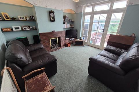 2 bedroom semi-detached bungalow for sale, Mixes Hill Road, Luton, Bedfordshire, LU2 7TX