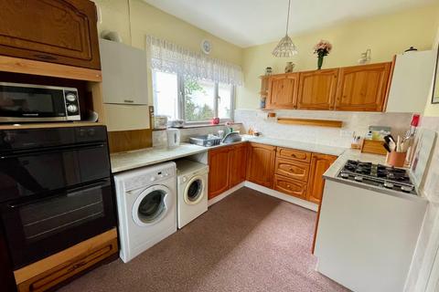2 bedroom semi-detached bungalow for sale, Mixes Hill Road, Luton, Bedfordshire, LU2 7TX