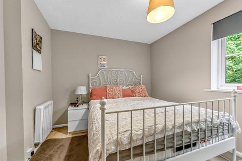 63 Boakes Drive, Stonehouse, GL10 3QW