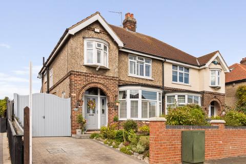 28 Connaught Avenue, Grimsby, DN32 0BS