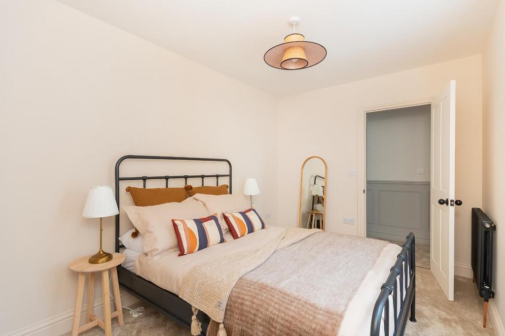 0 O4 STN - Bedroom H.jpg