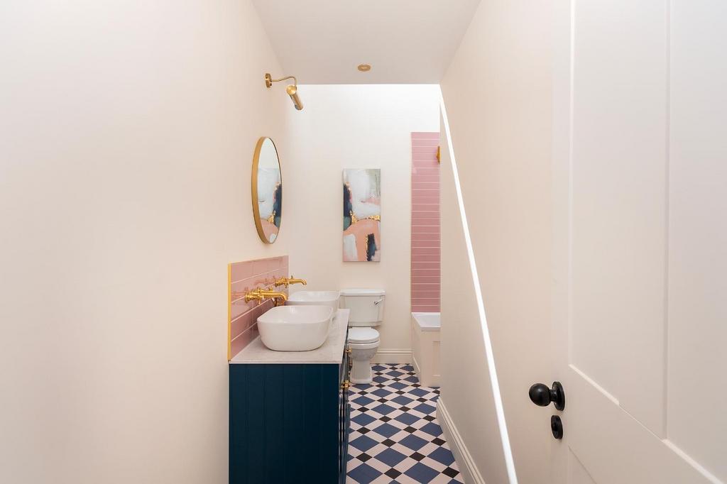 0 O4 STN - Bathroom D.jpg