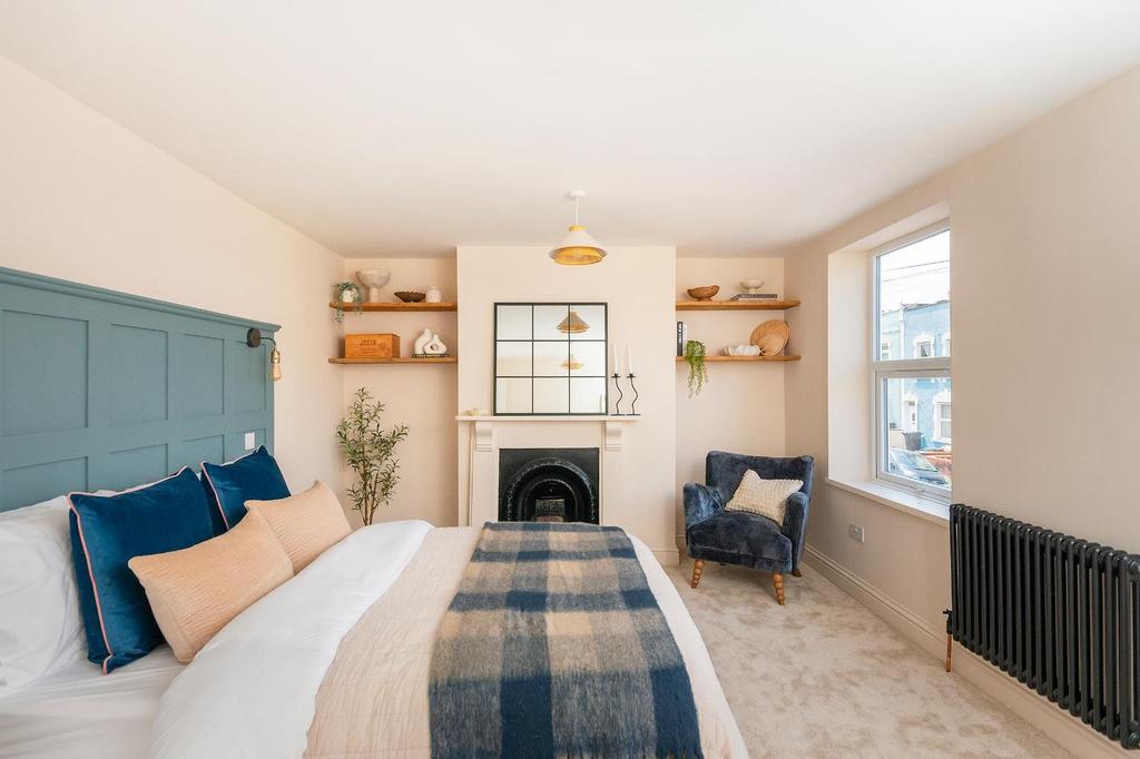 0 O4 STN - Bedroom F.jpg