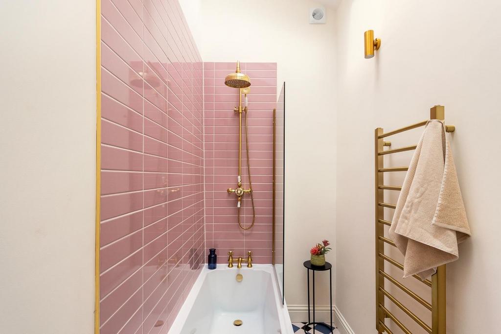 0 O4 STN - Bathroom C.jpg