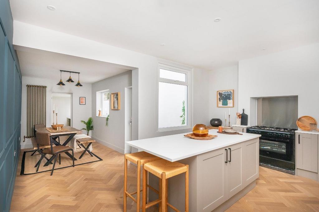 0 O4 STN - Kitchen F.jpg